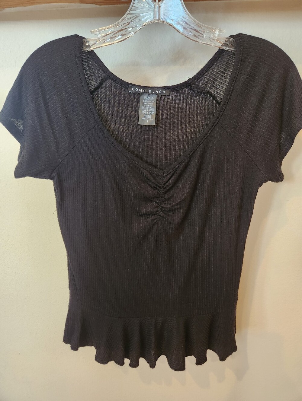 Como Black Women's Black Ribbed Ruffle-Hem Short Sleeve Soft And Flowy Top
